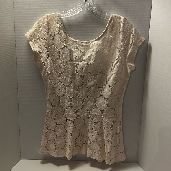 Eyeshadow cream medium blouse sku: A15 - Picture 1 of 5